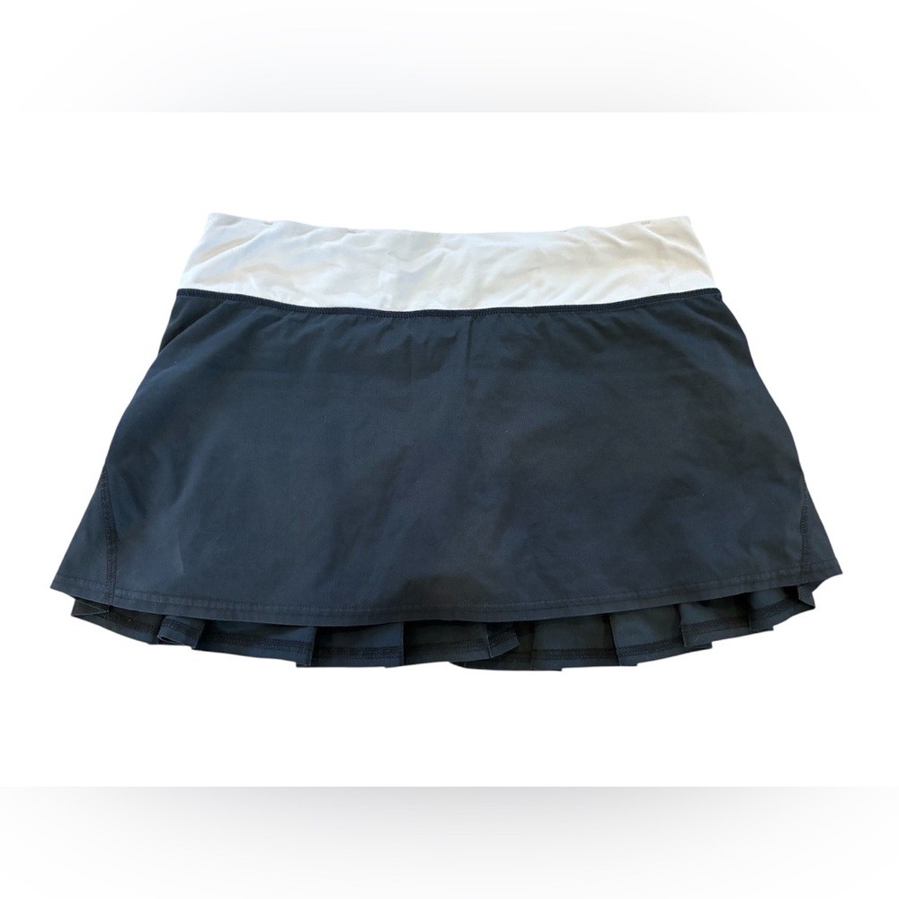 Lululemon Athletica Black & White Pleated Athletic Skort Size 8 | Built-In Short